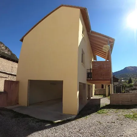 Maison Neuve Proche De Barcelonnette * Jausiers