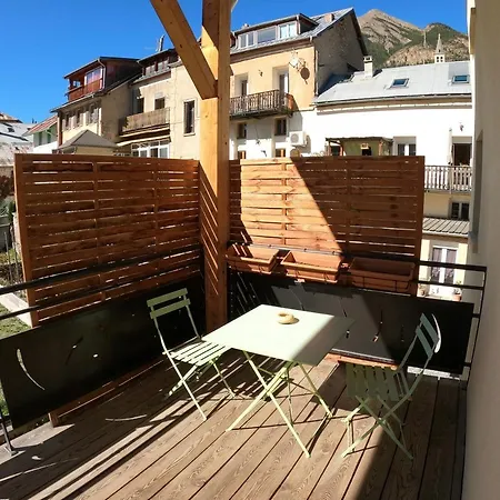 Maison Neuve Proche De Barcelonnette * Jausiers