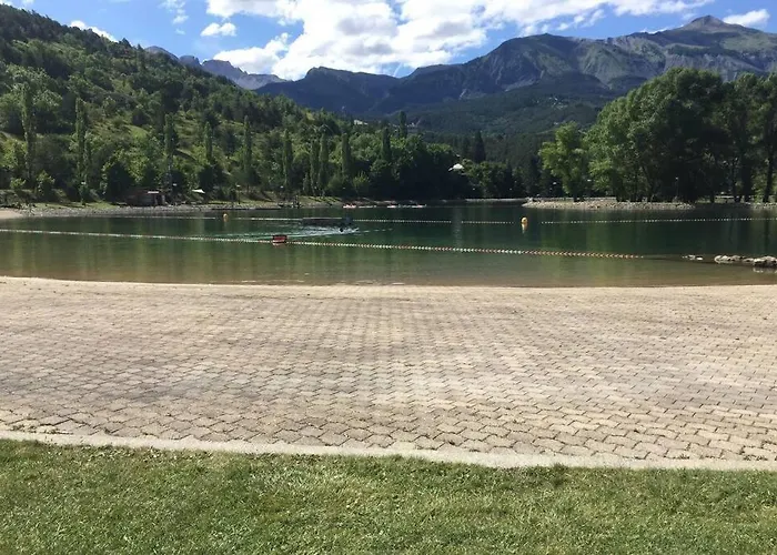 Maison Neuve Proche De Barcelonnette *