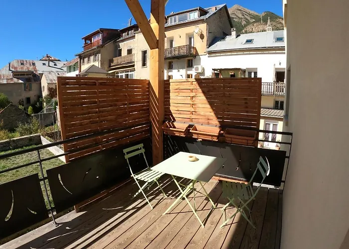 Maison Neuve Proche De Barcelonnette * Jausiers