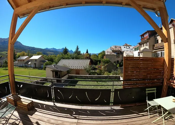 Hébergement de vacances Maison Neuve Proche De Barcelonnette *